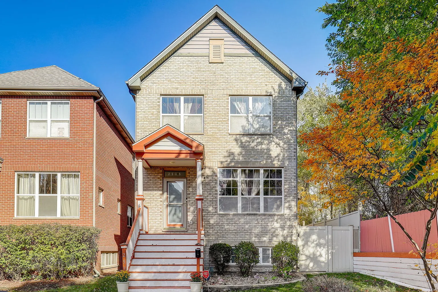 2535 S Mary St photo 1