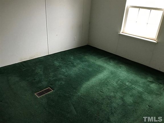 5th image of 319 Thompson Ct