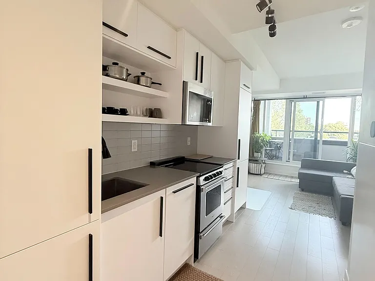 560 Rideau St #423 — Photo 5