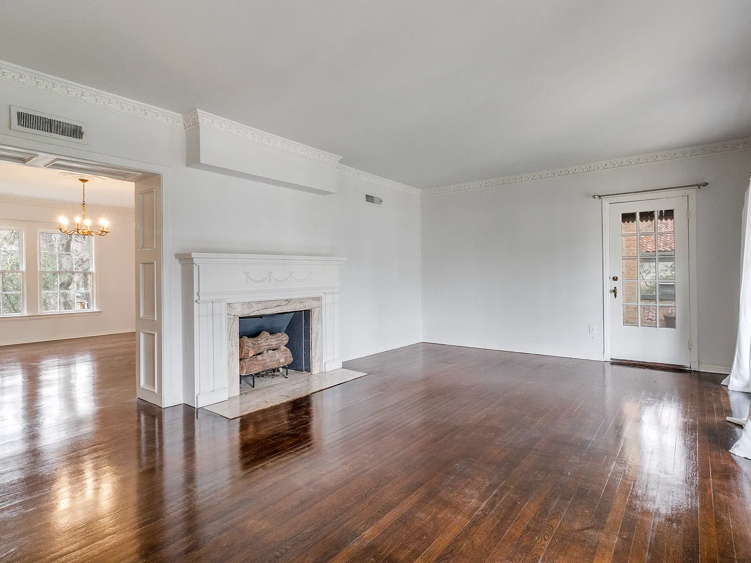 2 bed, 2000 sqft, $3,700 — Photo 4
