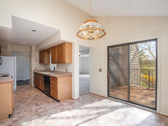 4th image of 1001 Stillwater Ct