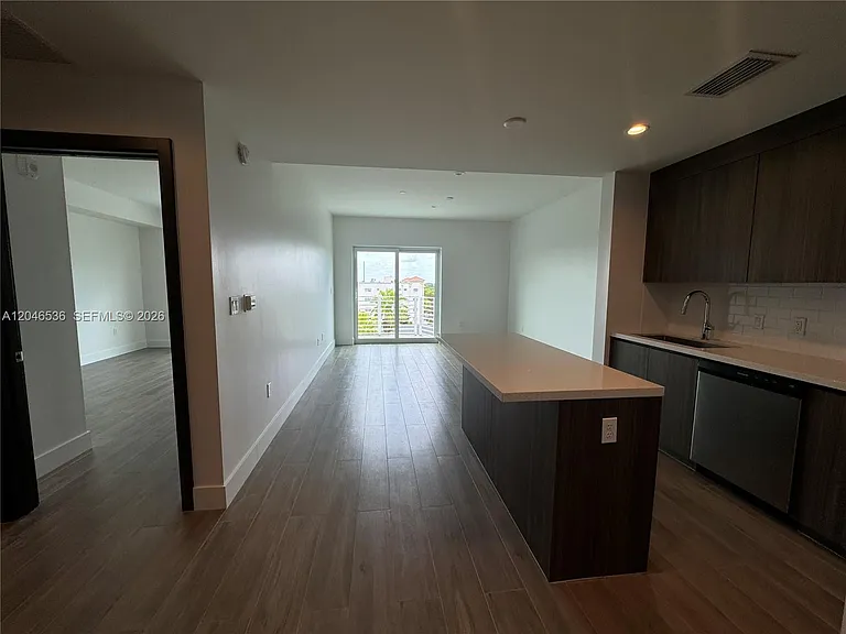 1938 Jackson St #503 — Photo 7