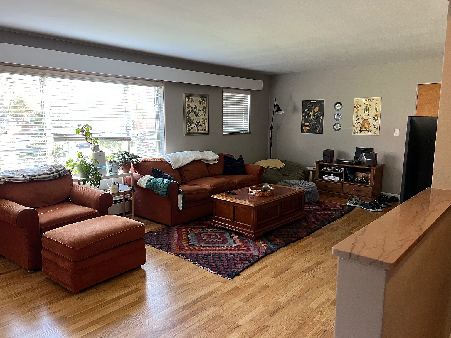 3 bed, 1.5 bath, 1589 sqft, $2,925 — Photo 3