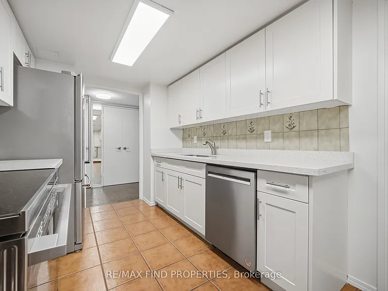 30 Wellington St E #901 — Photo 12