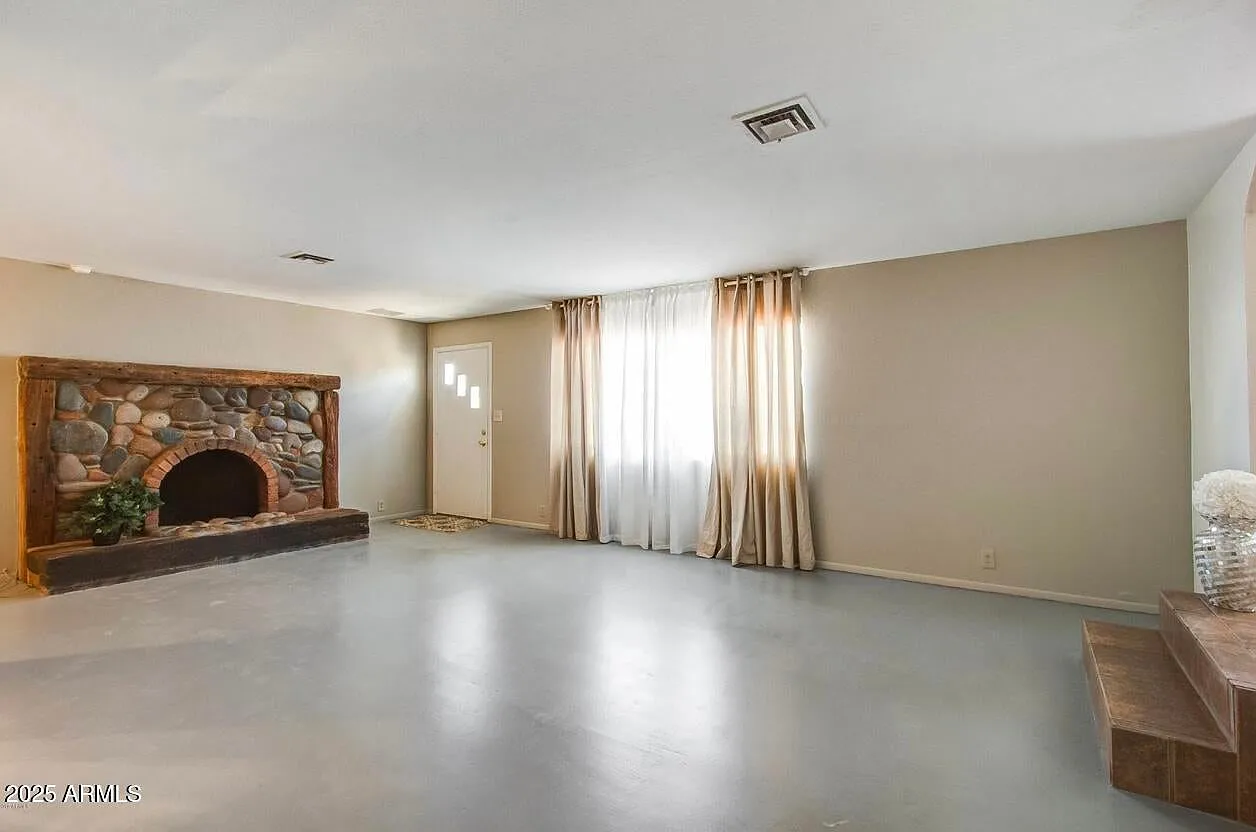 3 bed, 1488 sqft, $2,350 — Photo 4