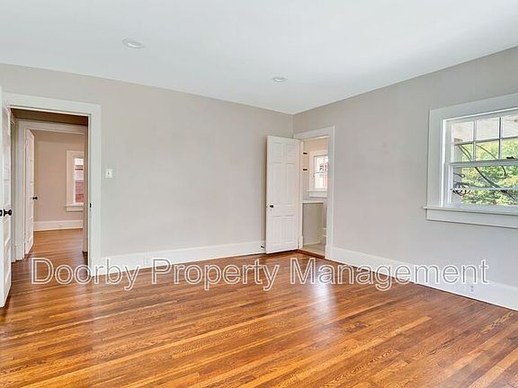 4th image of 621 Fortwood Pl #2