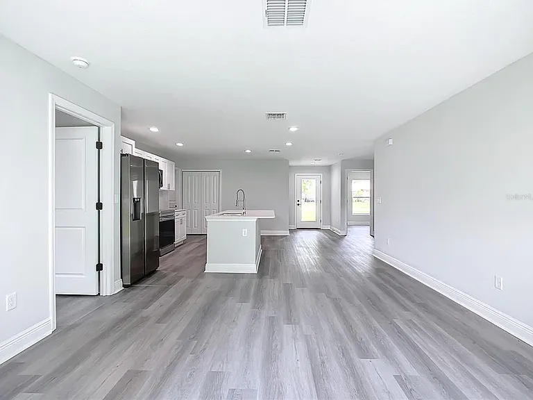 13609 SE 53rd Ave — Photo 11