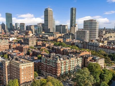 4 Charlesgate E APT 601, Boston, MA, 02215