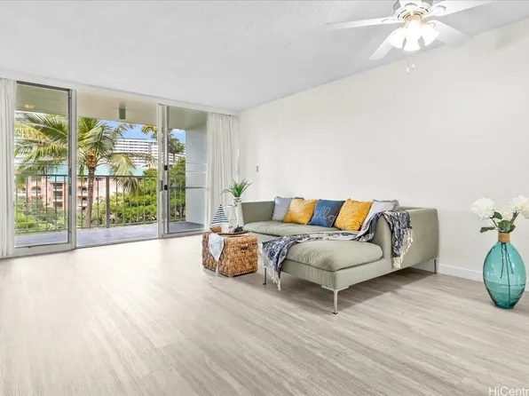5400 Likini St APT 301, Honolulu, HI 96818