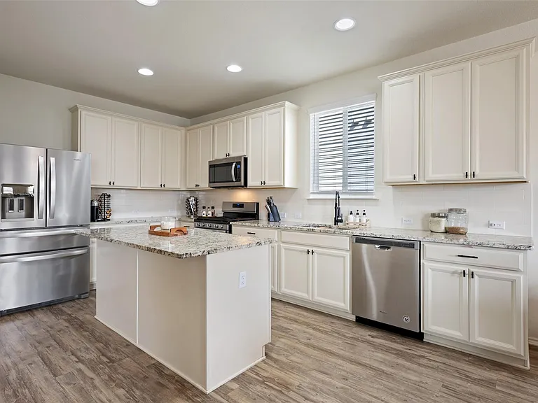 328 Thornless Cir — Photo 13
