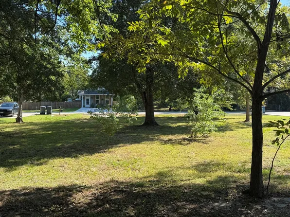 330 Lake St, Bridge City, TX 77611