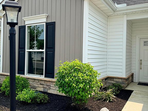 2nd image of 225 Lenell Loop