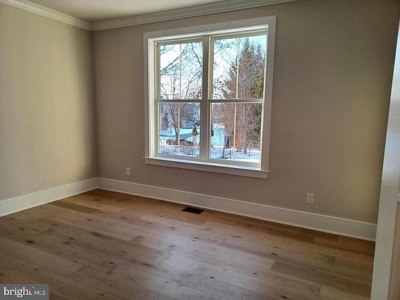 3rd image of 825 D Morris Rd