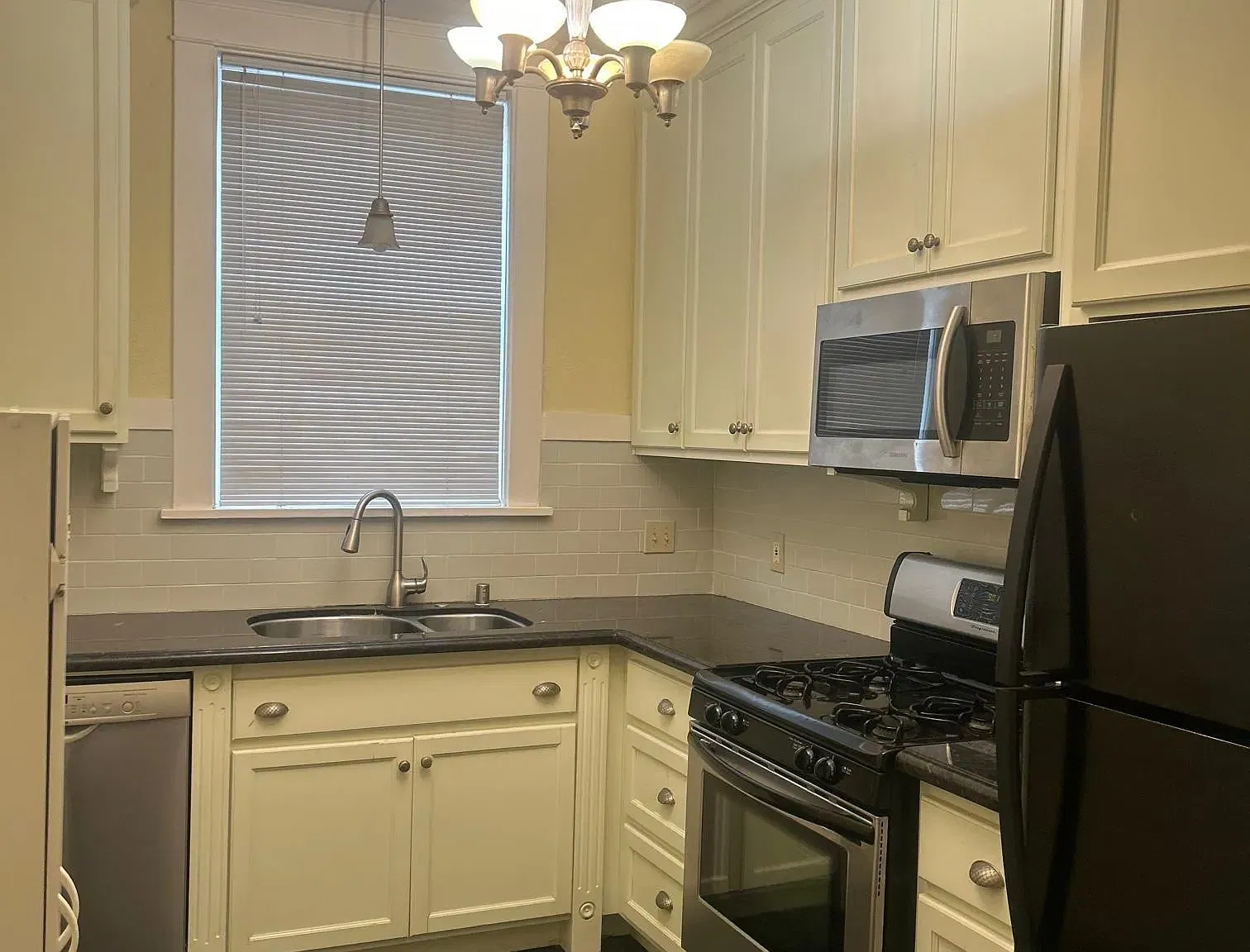 2 bed, 1.0 bath, 700 sqft, $2,950 — Photo 4