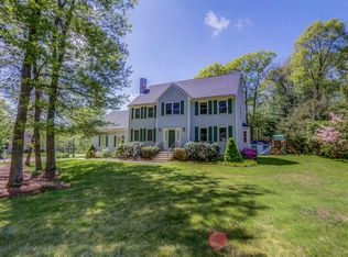 11 Kings Ln, Medway, MA 02053