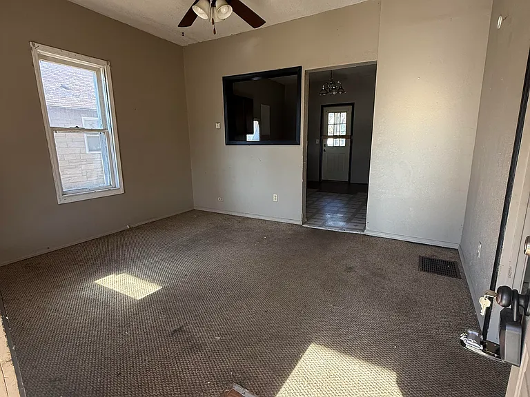 1286 E Vanderhoof St — Photo 19