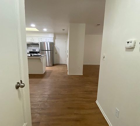 3rd image of 4843 N Glenn Ave