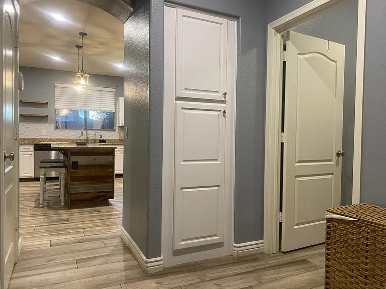 9237 W Irma Ln — Photo 22