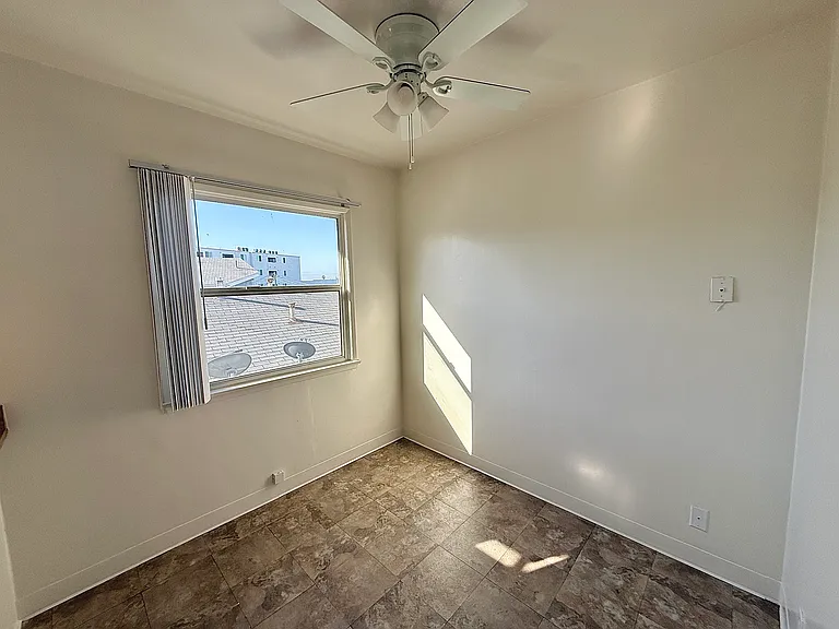 8429 Glenoaks Blvd #4 — Photo 6