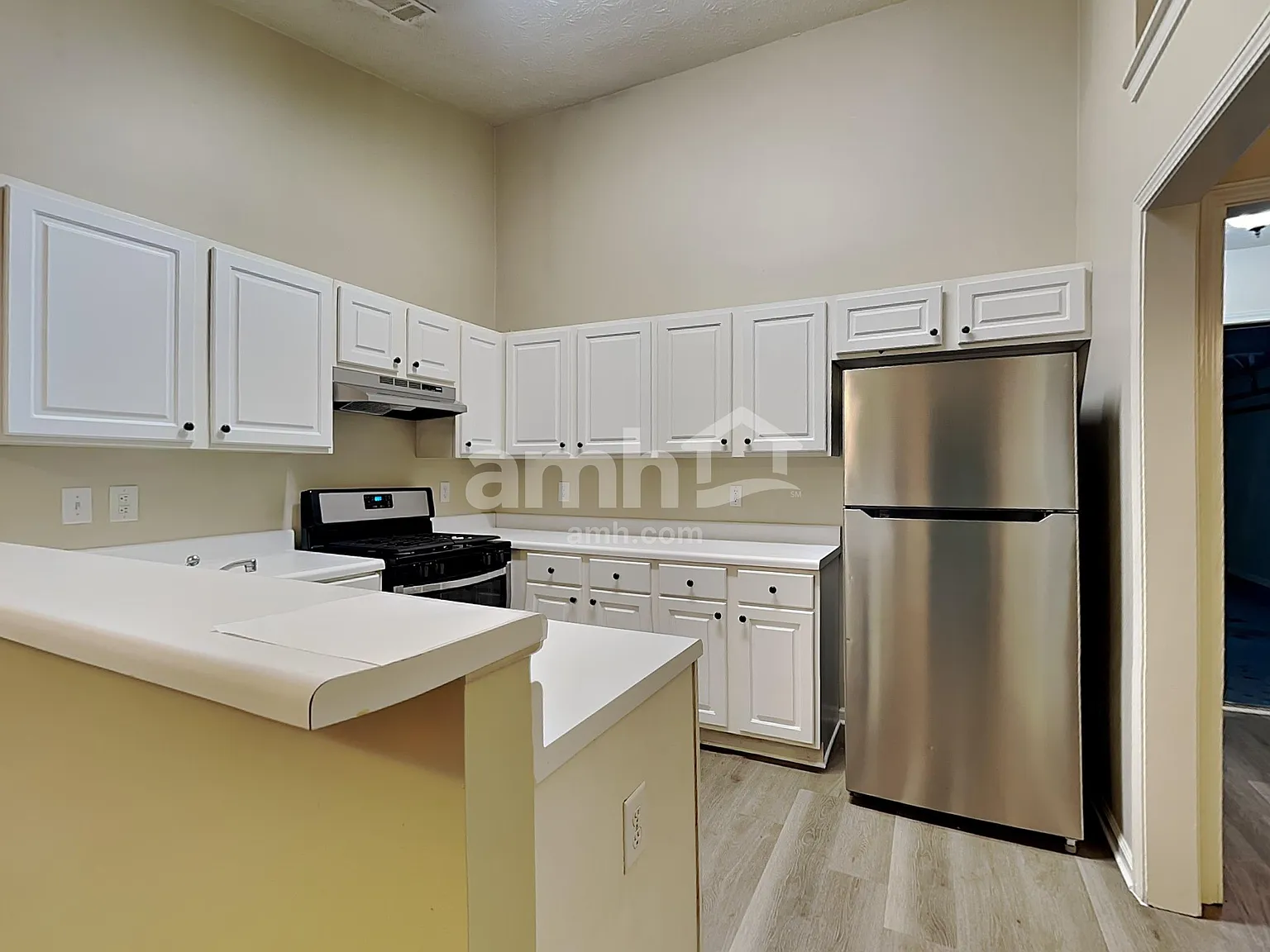 3 bed, 2.0 bath, 1722 sqft, $2,000 — Photo 4