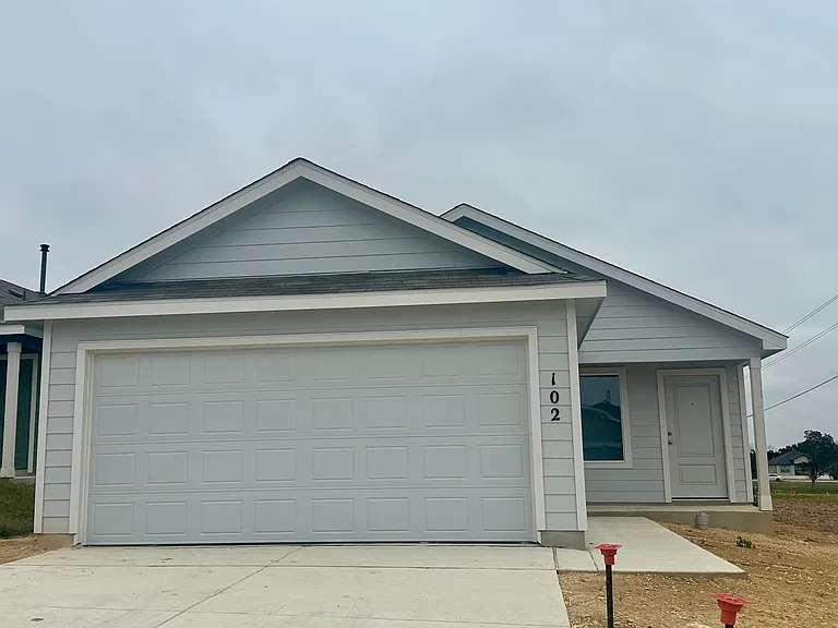 102 Kayden Ct — Photo 2