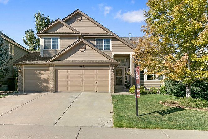 1st image of 829 Sparrow Hawk Dr