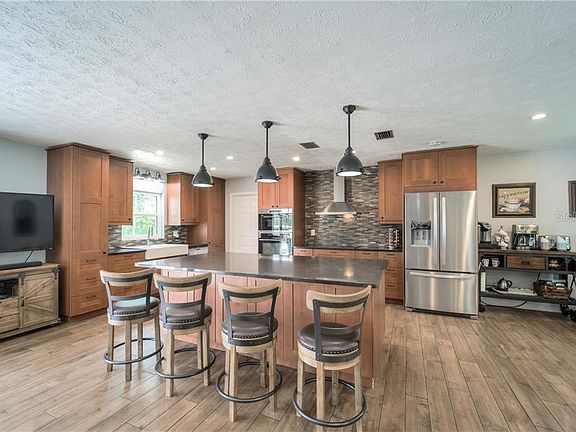 5th image of 4221 E River Hills Dr