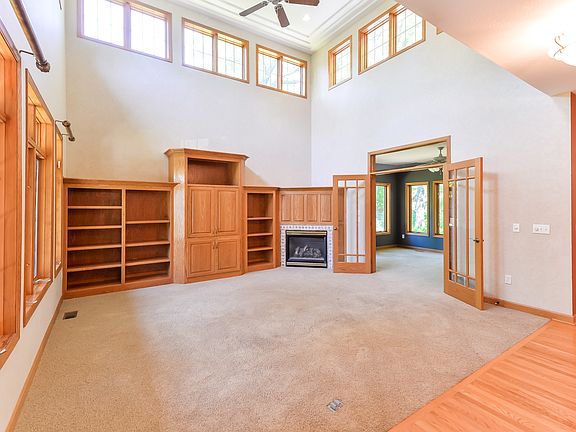 3rd image of 10749 Sanctuary Dr NE