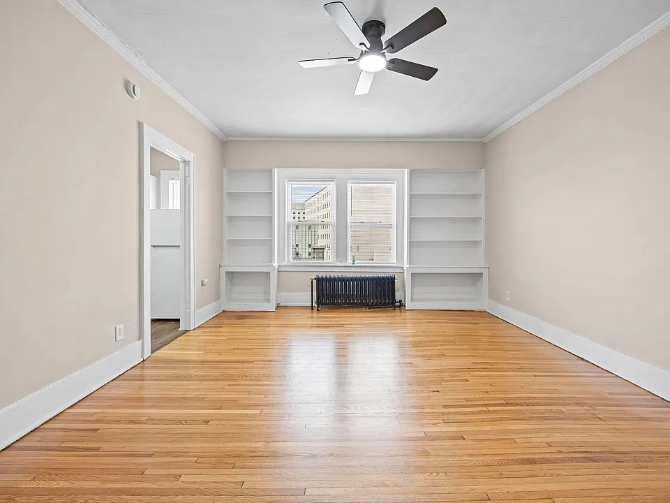 49 Troup St