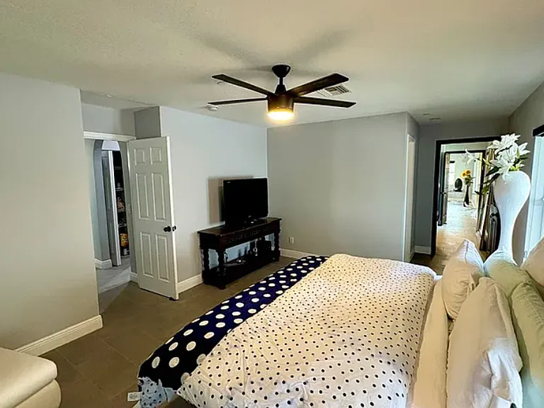 2450 SW Cameo Blvd — Photo 11