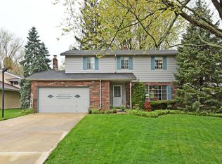 3924 Winton Park Dr, North Olmsted, OH 44070