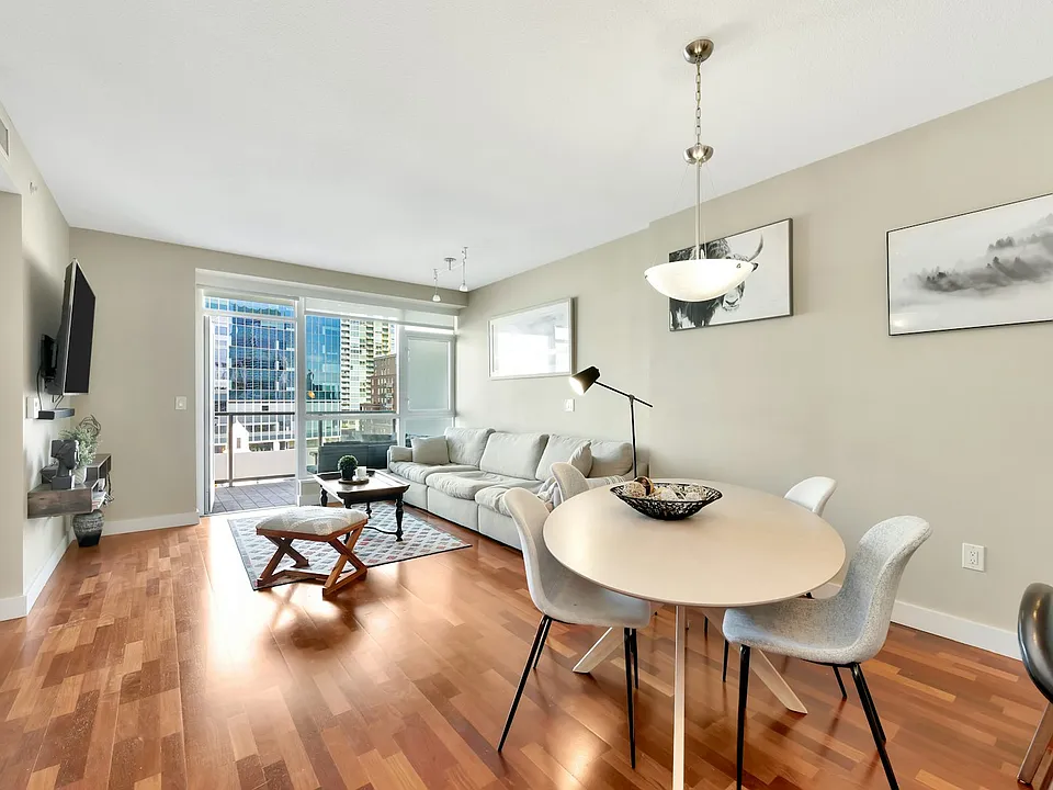 325 7th Ave