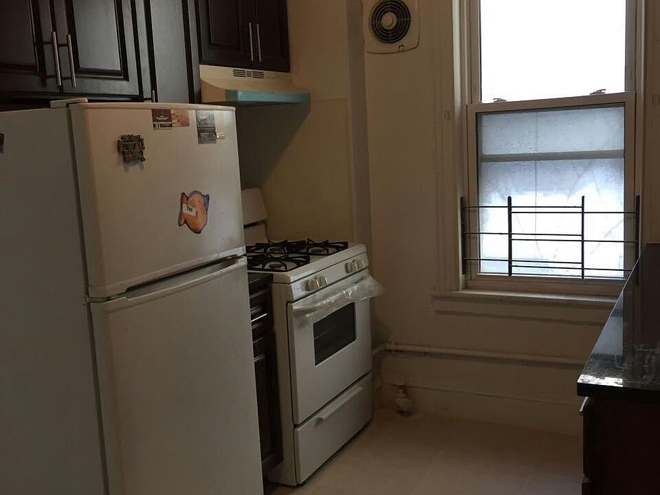 2nd image of 9703 Jamaica Avenue # 2 Nd Floor