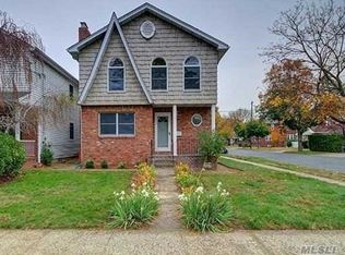 137 Raff Ave, Floral Park, NY 11001