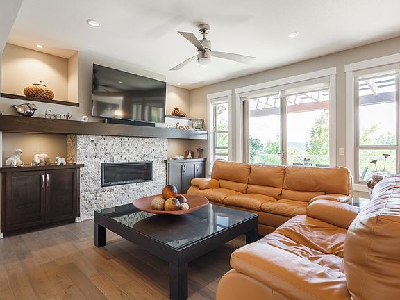 3rd image of 1870 Rosealee Ln #12