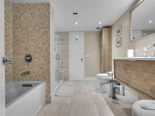 600 Grapetree Dr #4DS — Photo 12