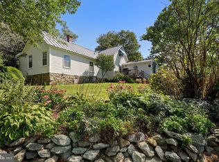 6884 Leeds Manor Rd, Marshall, VA 20115