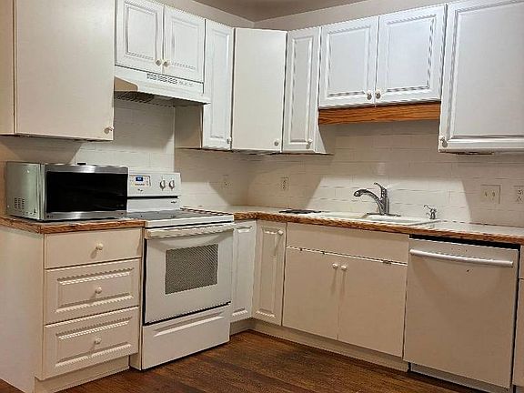 20th image of 16582 River St