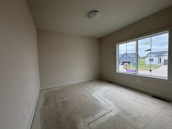 4th image of 1815 Silver Maple Dr