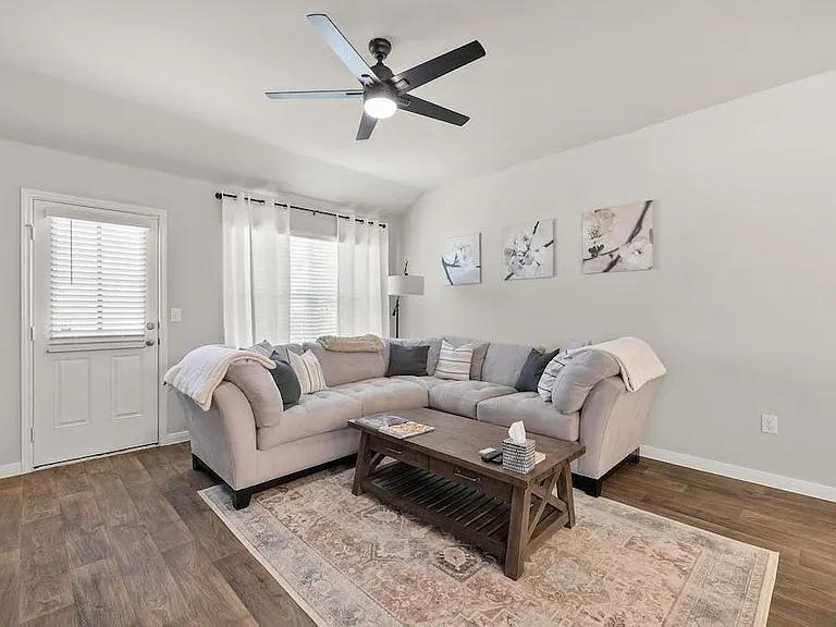 14013 Heywood Dr — Photo 15