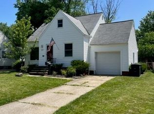 1135 Gordon Rd, Lyndhurst, OH 44124