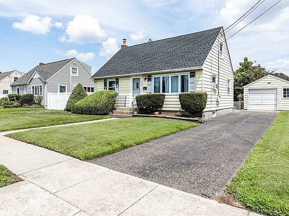 2nd image of 2293 5th St