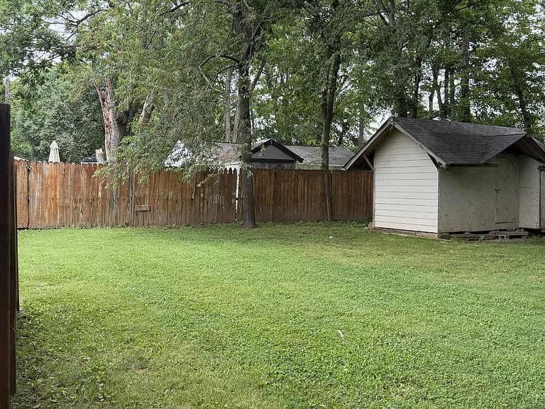 604 Edgewood Blvd — Photo 2