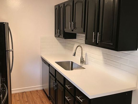 5th image of 394 Coronado Ave APT 07