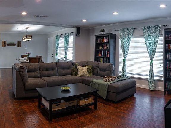 3rd image of 13927 Janwood Ln