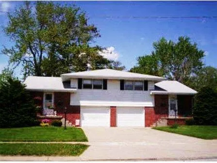 224 Robinhood Ln photo 1