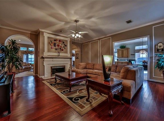 5th image of 3219 Truesdale Dr