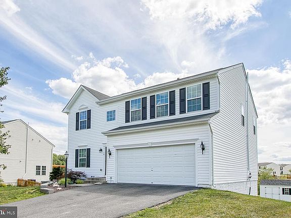 2nd image of 16 Wildwood Pl