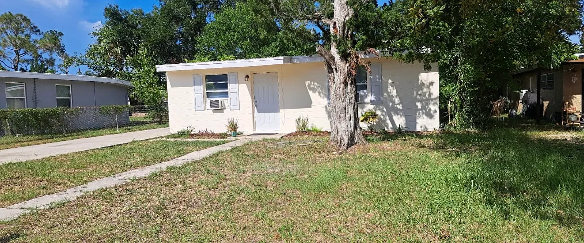 2 bed, 855 sqft, $1,450 — Photo 1