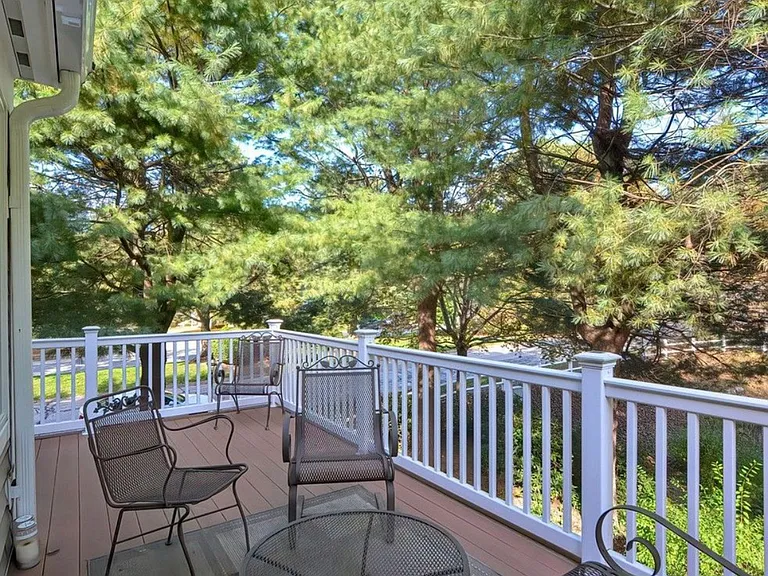 601 Browning Ln — Photo 33